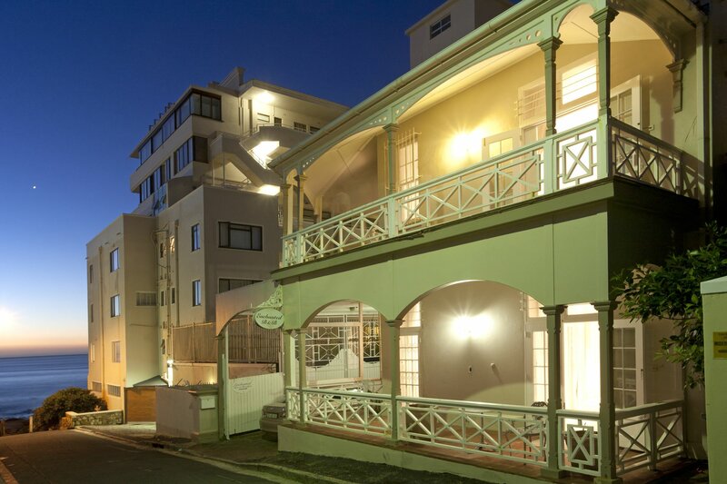 Гостиница Enchanted Guest House в Кейптауне