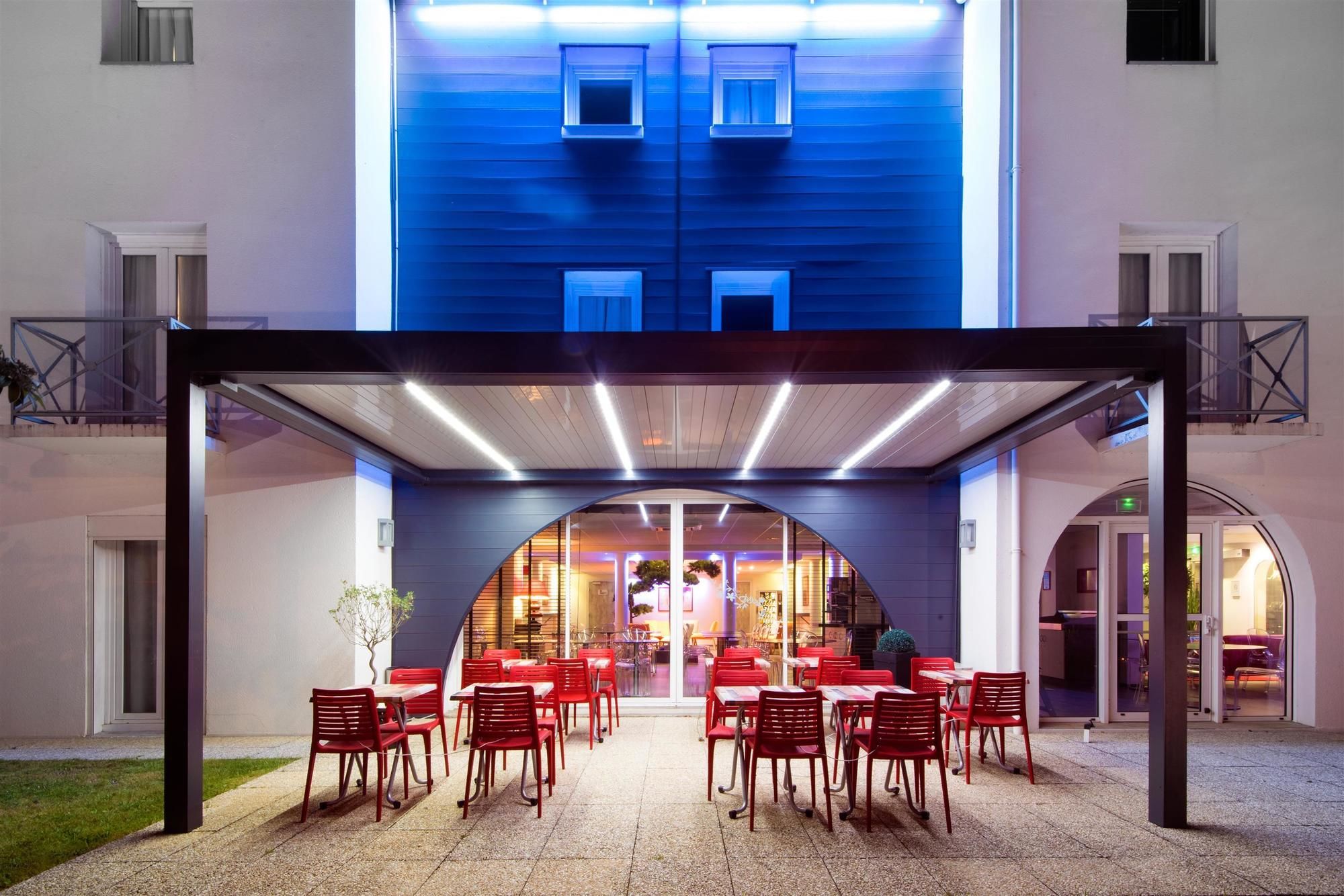 Фото Hôtel Kyriad La Rochelle Centre Ville