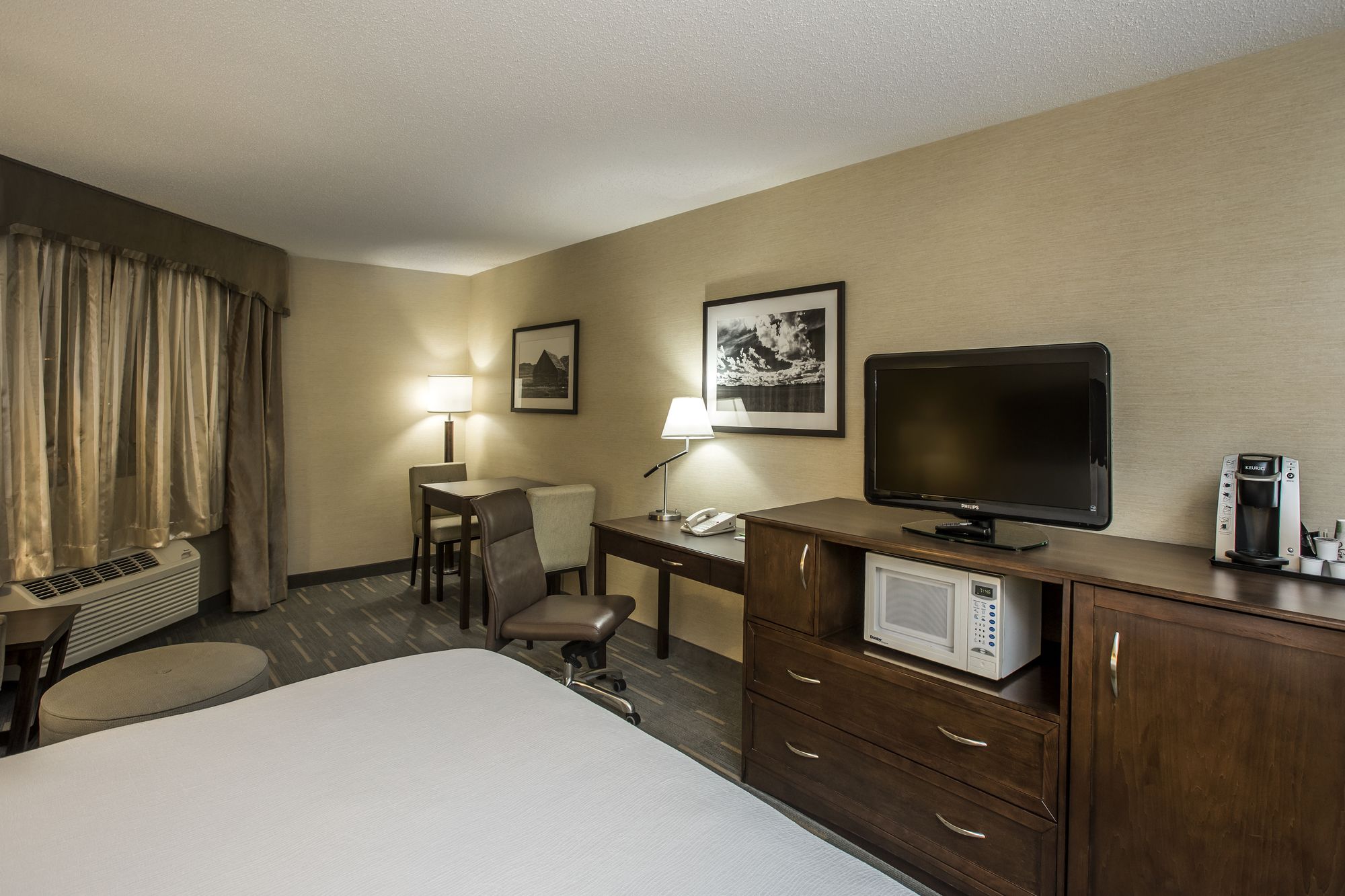 Фото Holiday Inn Lethbridge