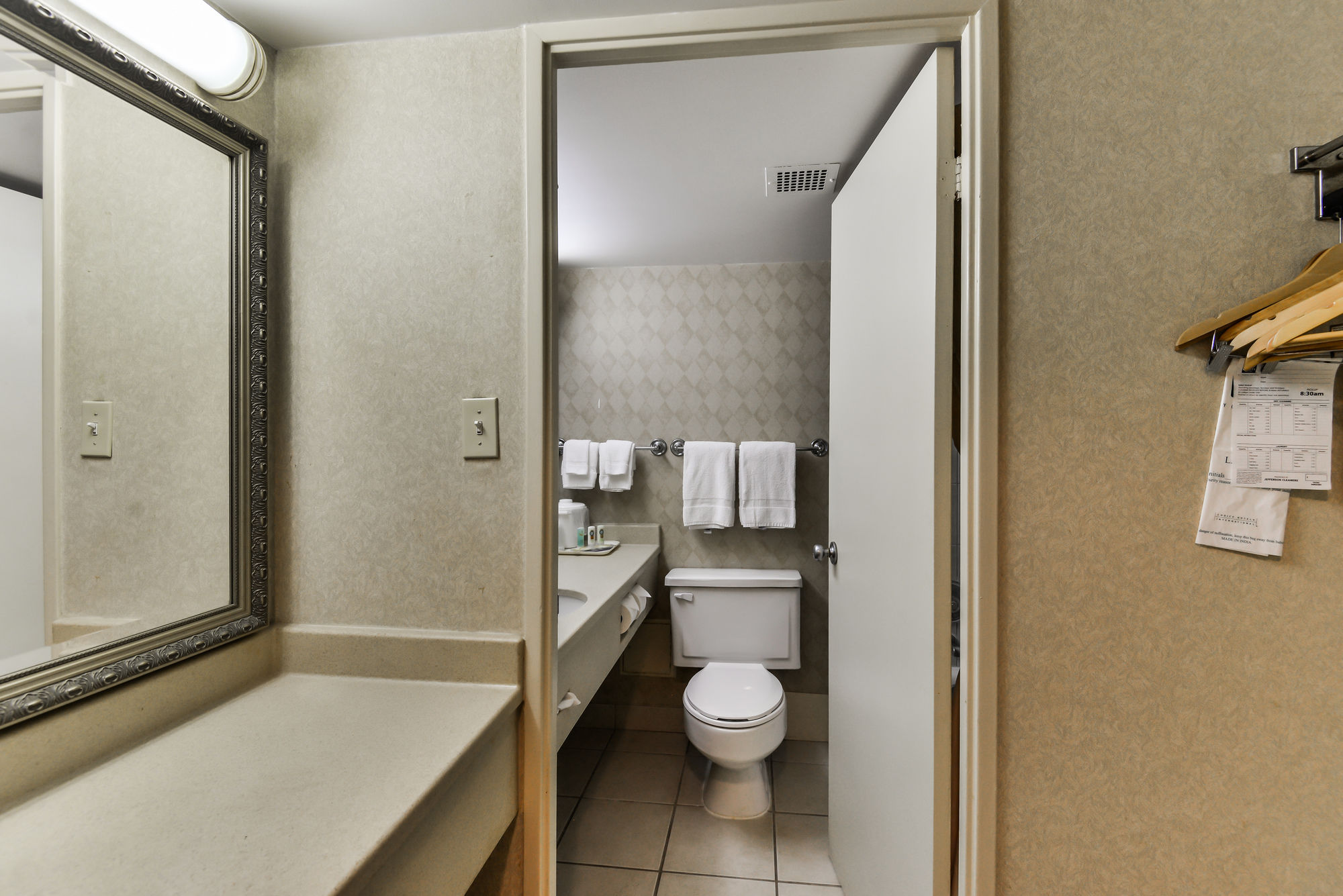 Фото TownePlace Suites by Marriott Oshawa