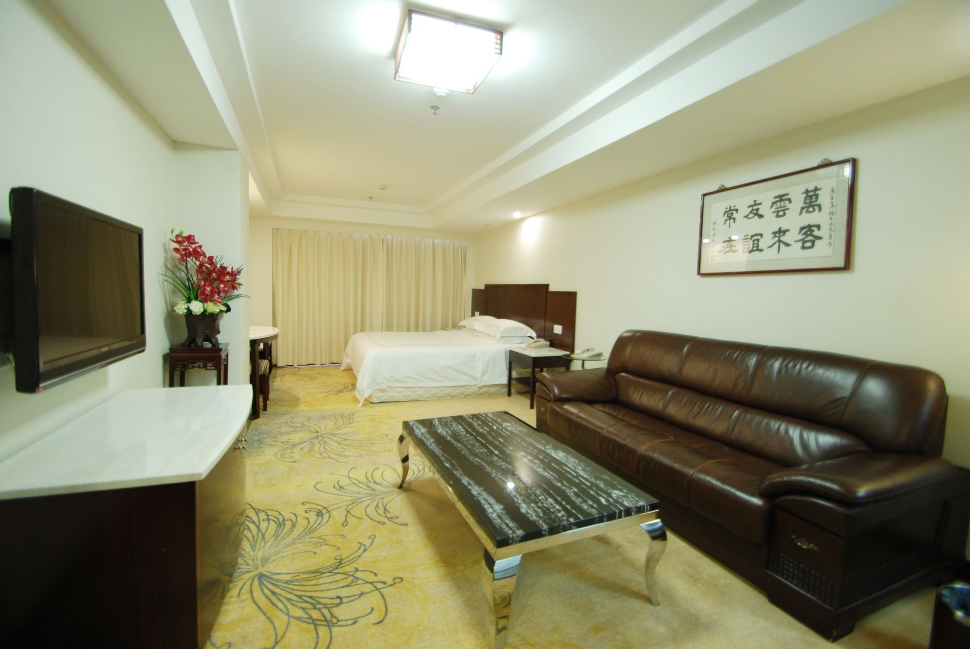 Фото Overseas Chinese Friendship Hotel