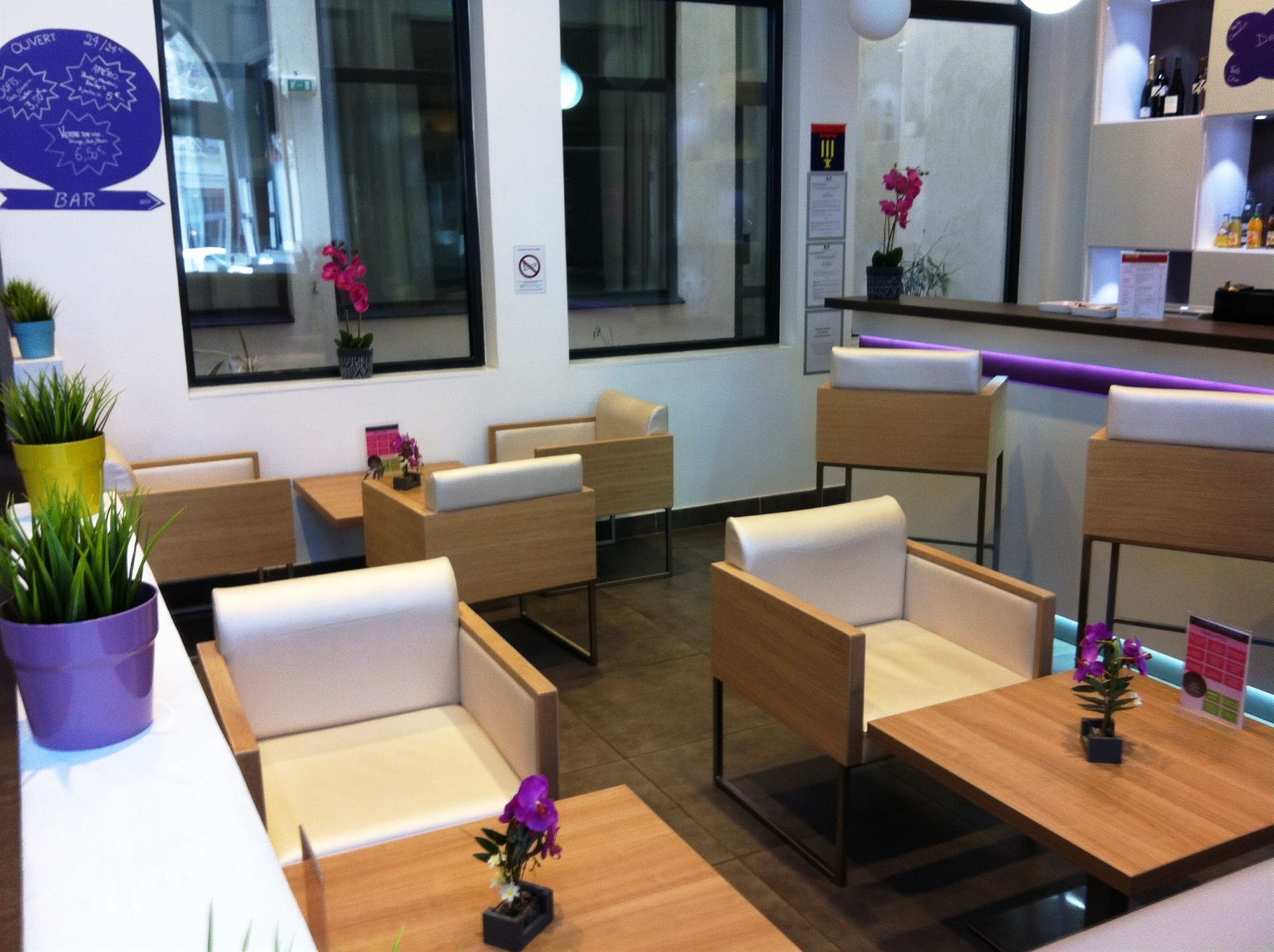 Фото Ibis Styles Marseille Gare Saint-Charles