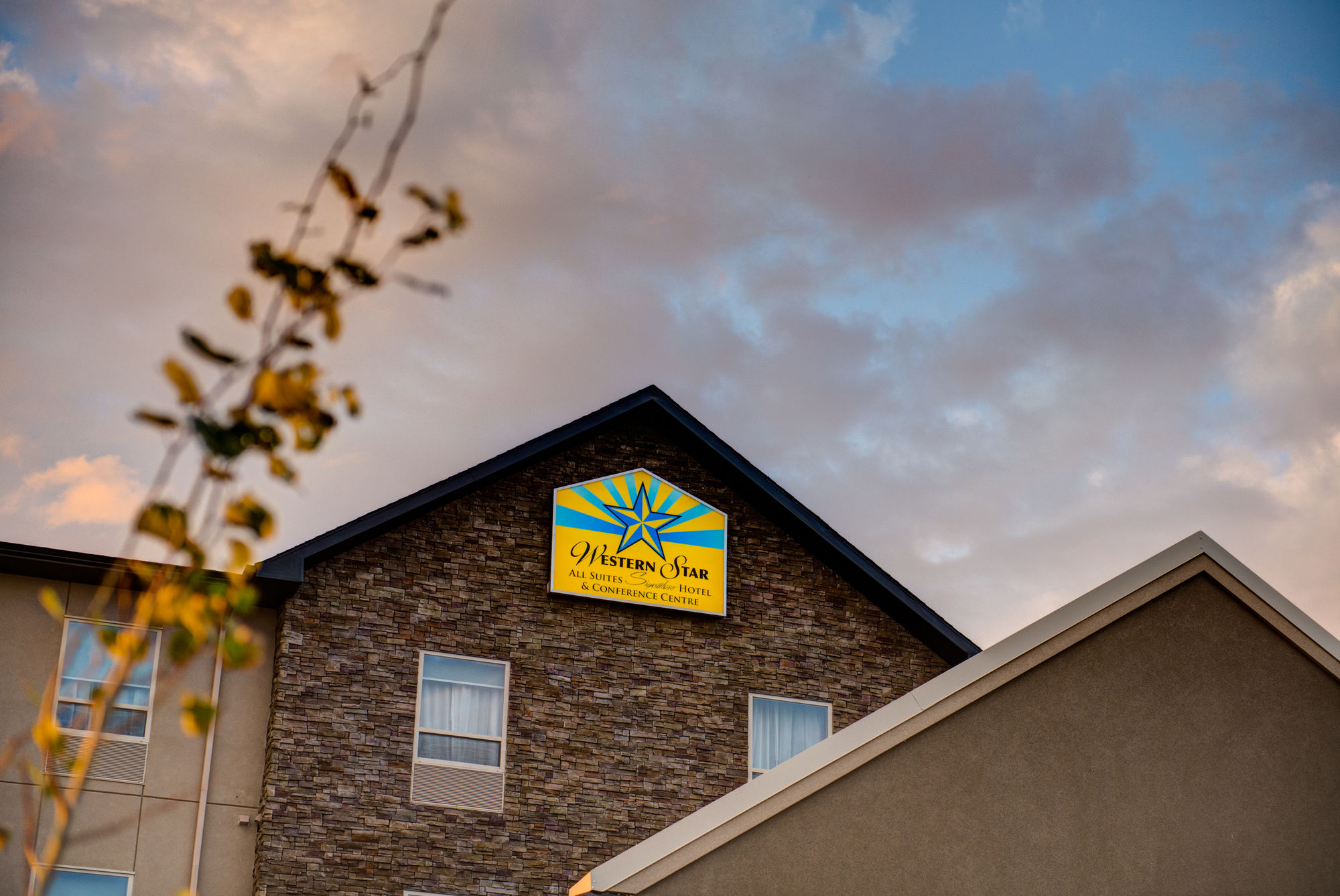 Фото Western Star All Suites Signature Hotel