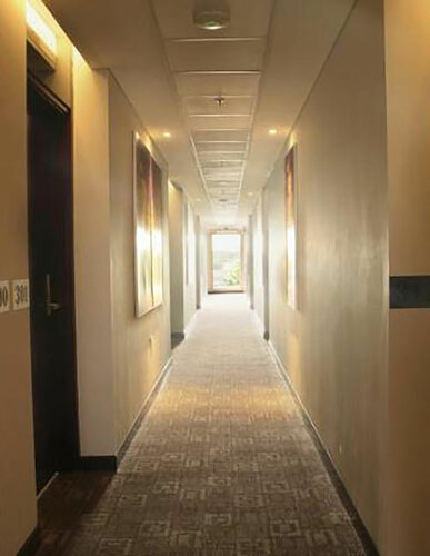 Гостиница The Life Hotels в Сурабае