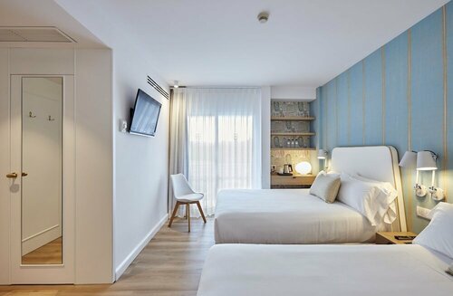 Внешний вид отеля Hotel Anabel  в Льорет-де-Маре, фото 3