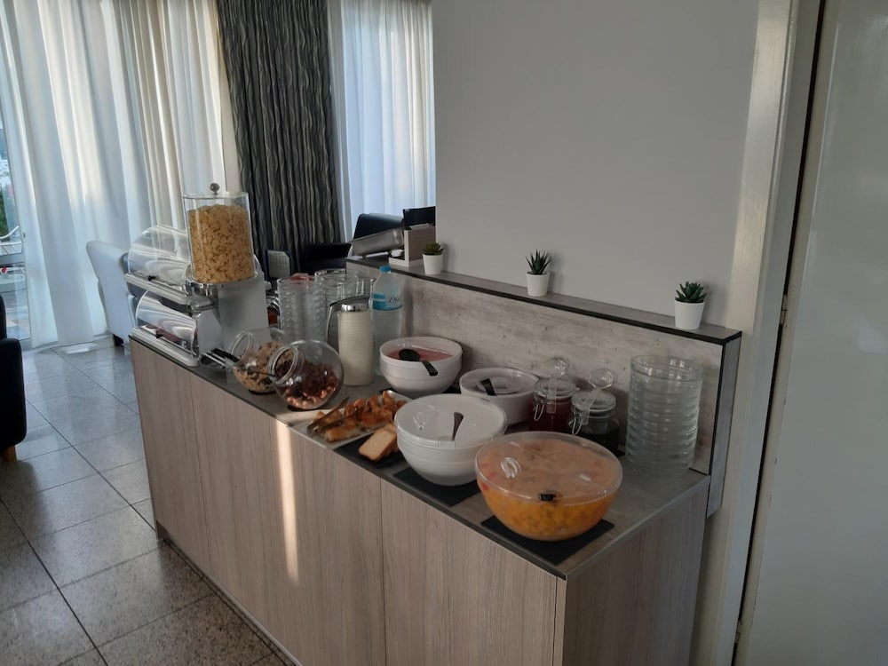 Фото Paritsa Hotel