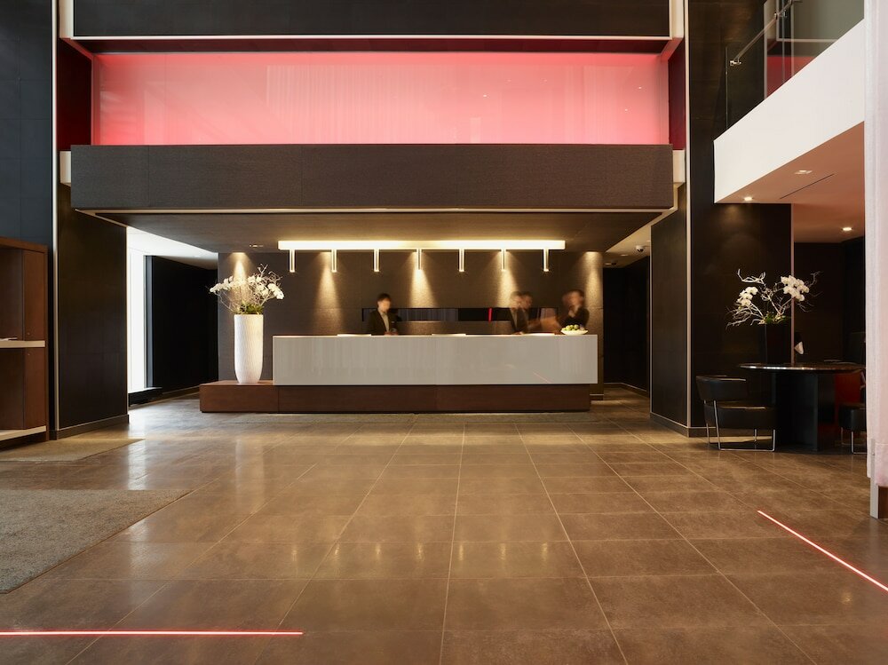 Фото Le Germain Hotel Maple Leaf Square
