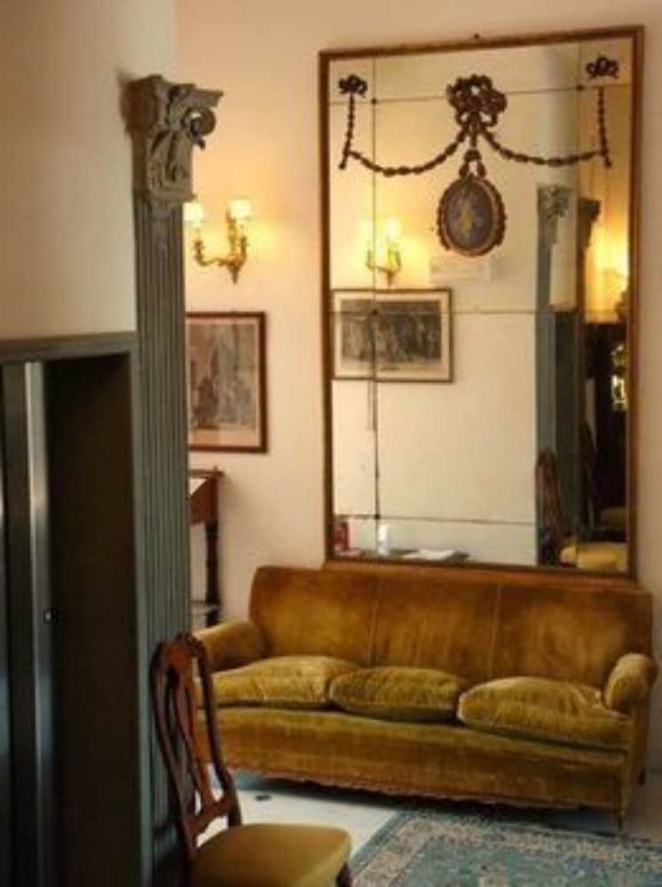 Фото Classic Hotel