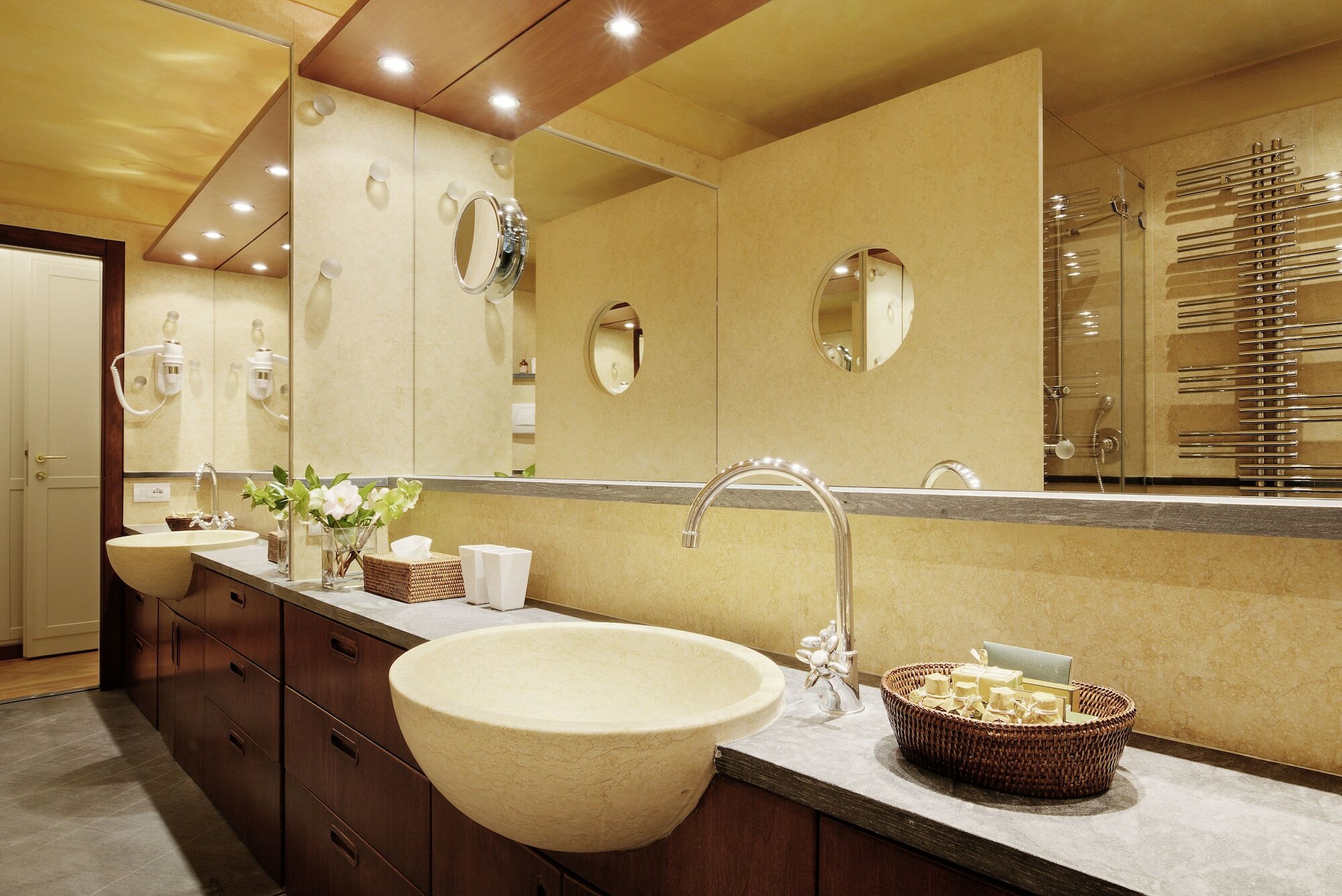 Фото Camperio House Suites