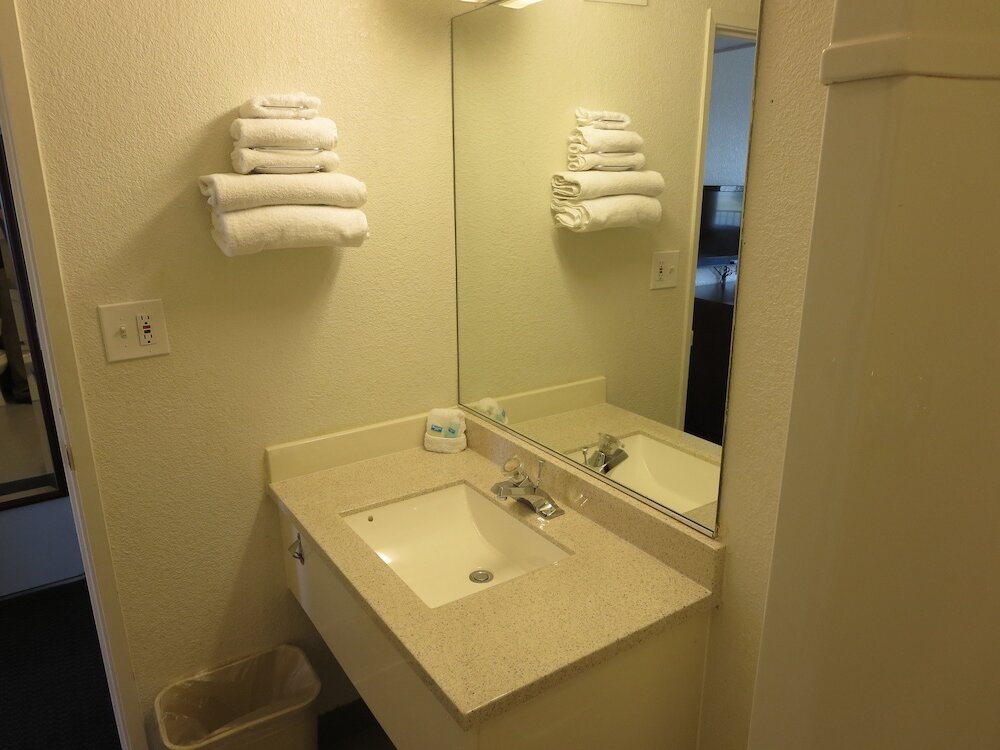 Фото Rodeway Inn Greeley