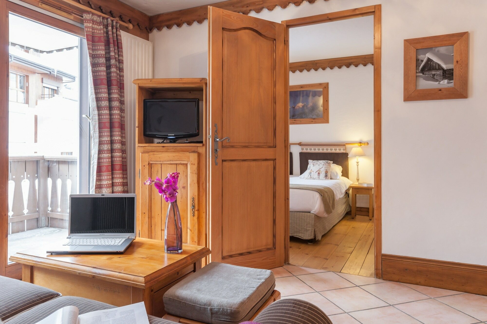 Фото отеля 2