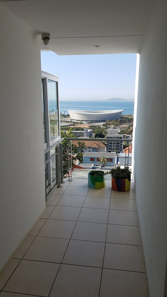 Фото Bluegum Hill Guesthouse & Apartments