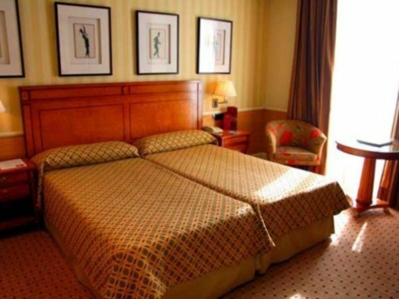 Фото Hotel Valladolid Recoletos