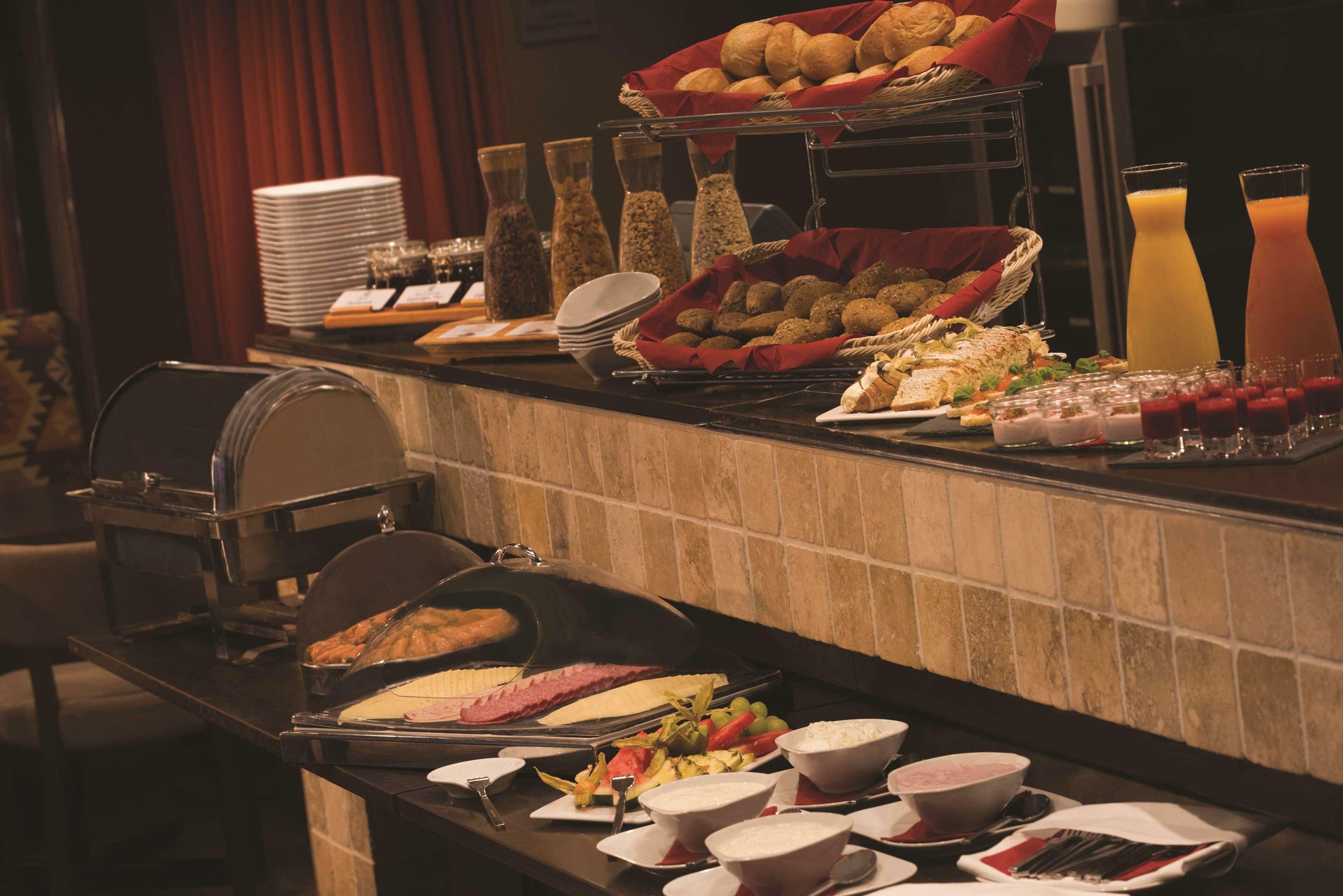 Фото Adina Apartment Hotel Hamburg Michel