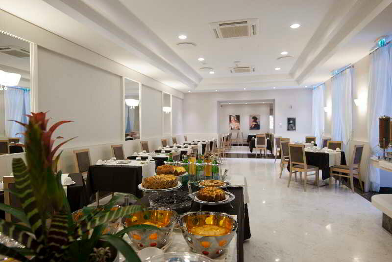 Фото Ih Hotels Roma dei Borgia