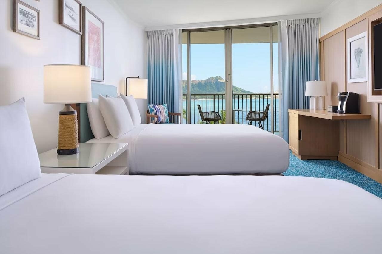 Фото Outrigger Reef Waikiki Beach Resort