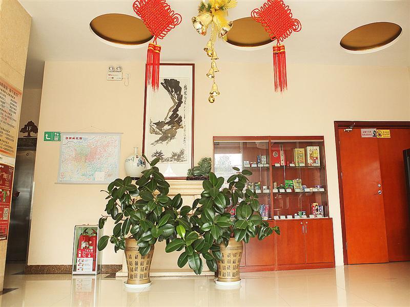 Фото GreenTree Inn JiNan Bus Terminal Station Express Hotel