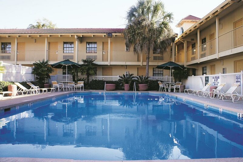 Гостиница Quality Inn & Suites