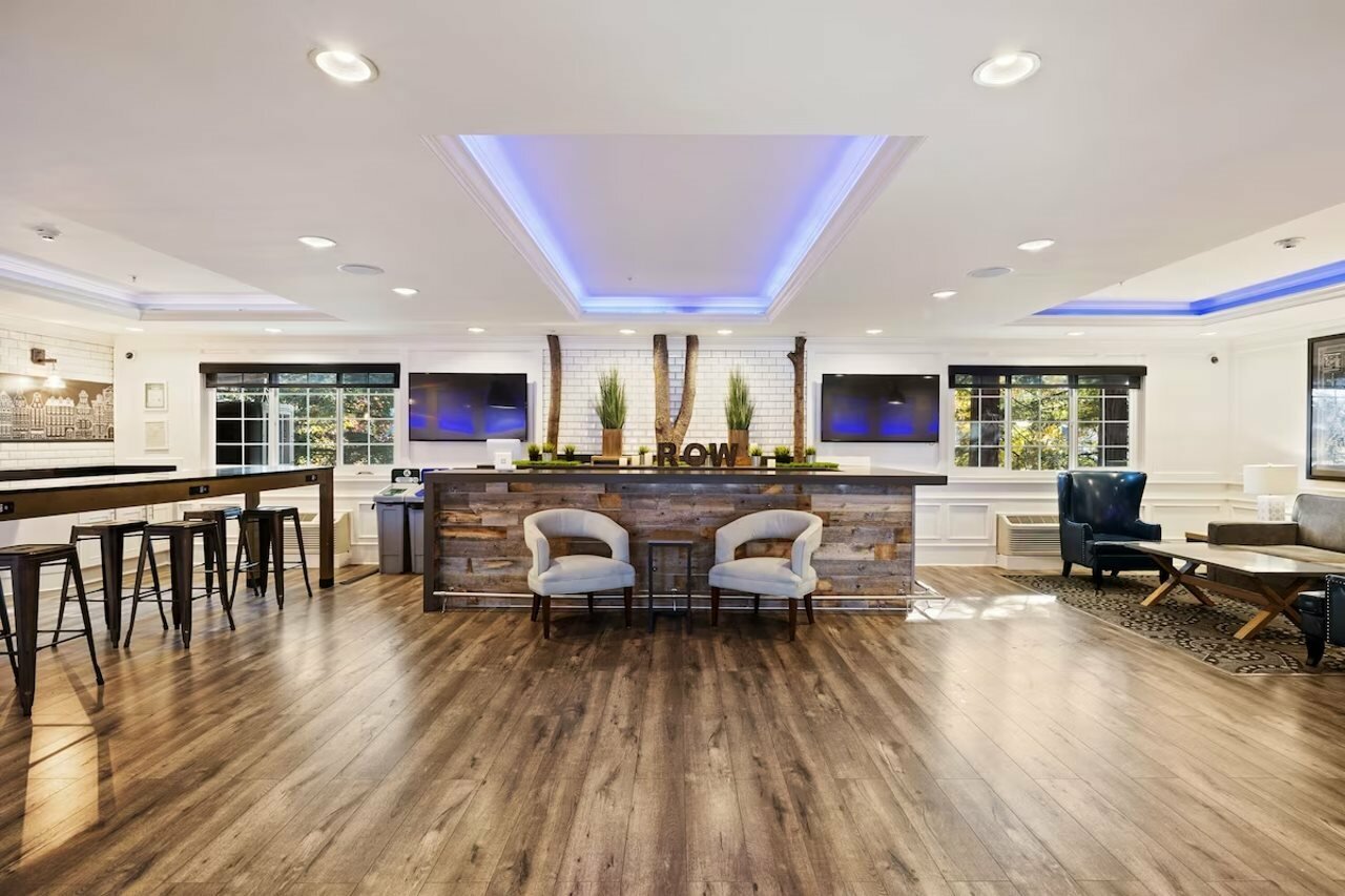 Фото The Row Hotel