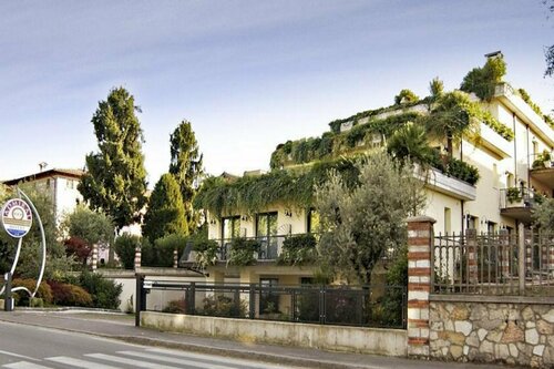 Гостиница Admiral Hotel Villa Erme в Дезенцано-дель-Гарда