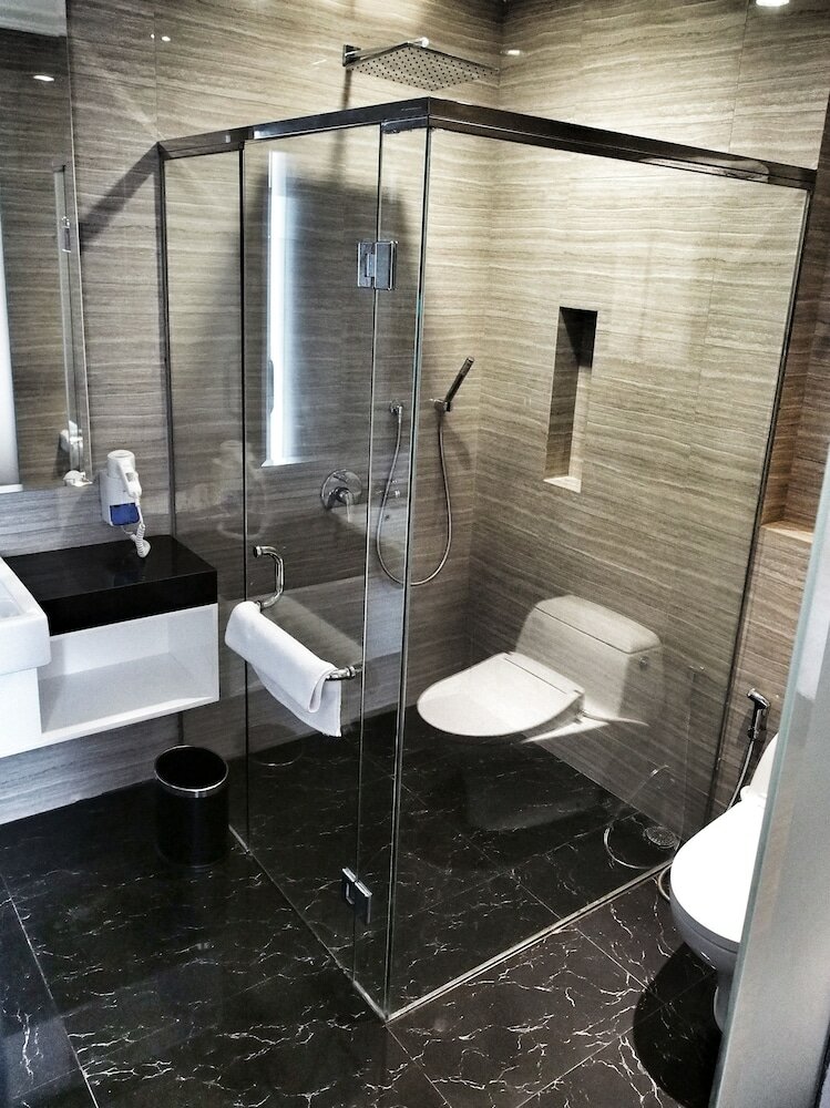 Фото M Premiere Hotel