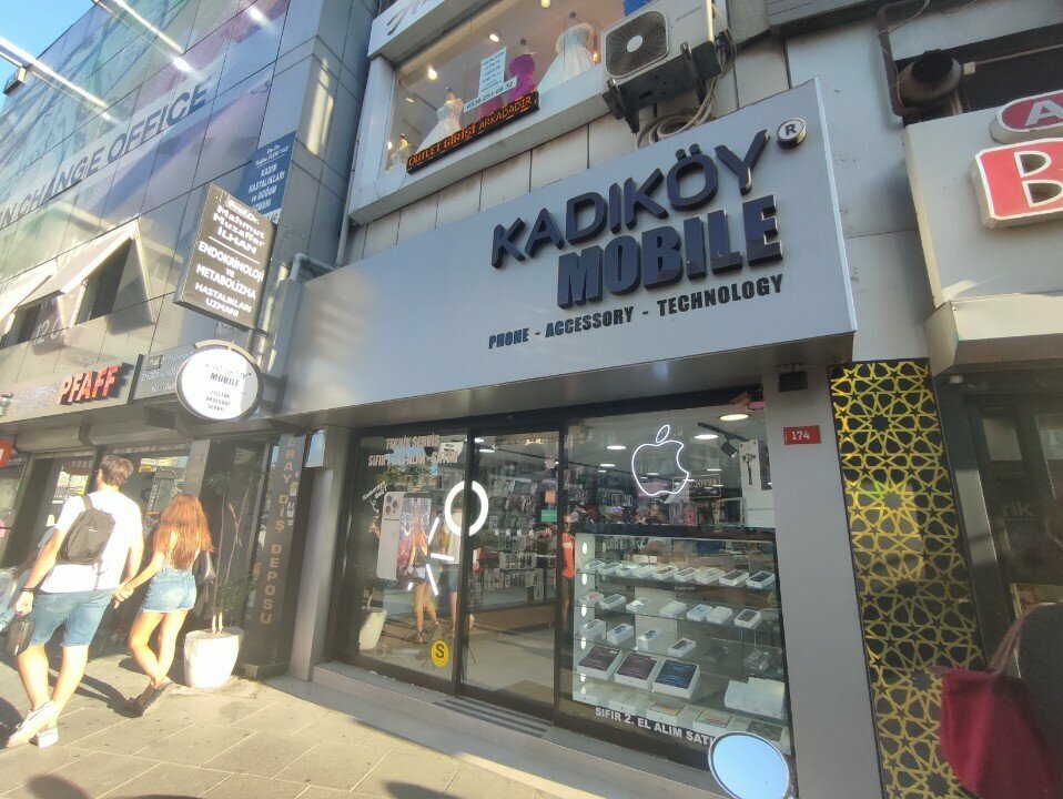Cep telefonu ve aksesuarları satış mağazaları Kadıköy Mobile, İstanbul, foto