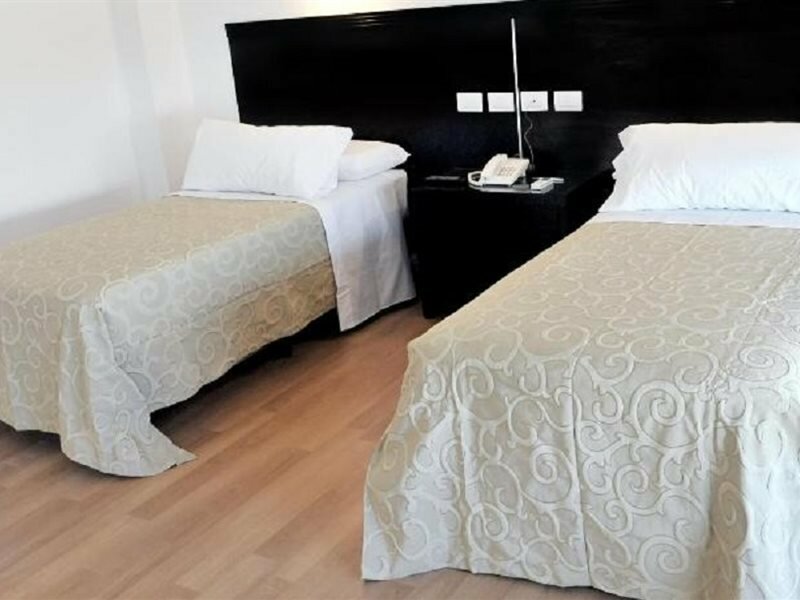 Фото отеля 2