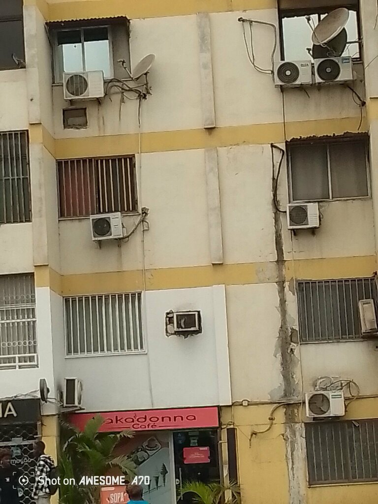 Cafe Comercio, Loanda, photo