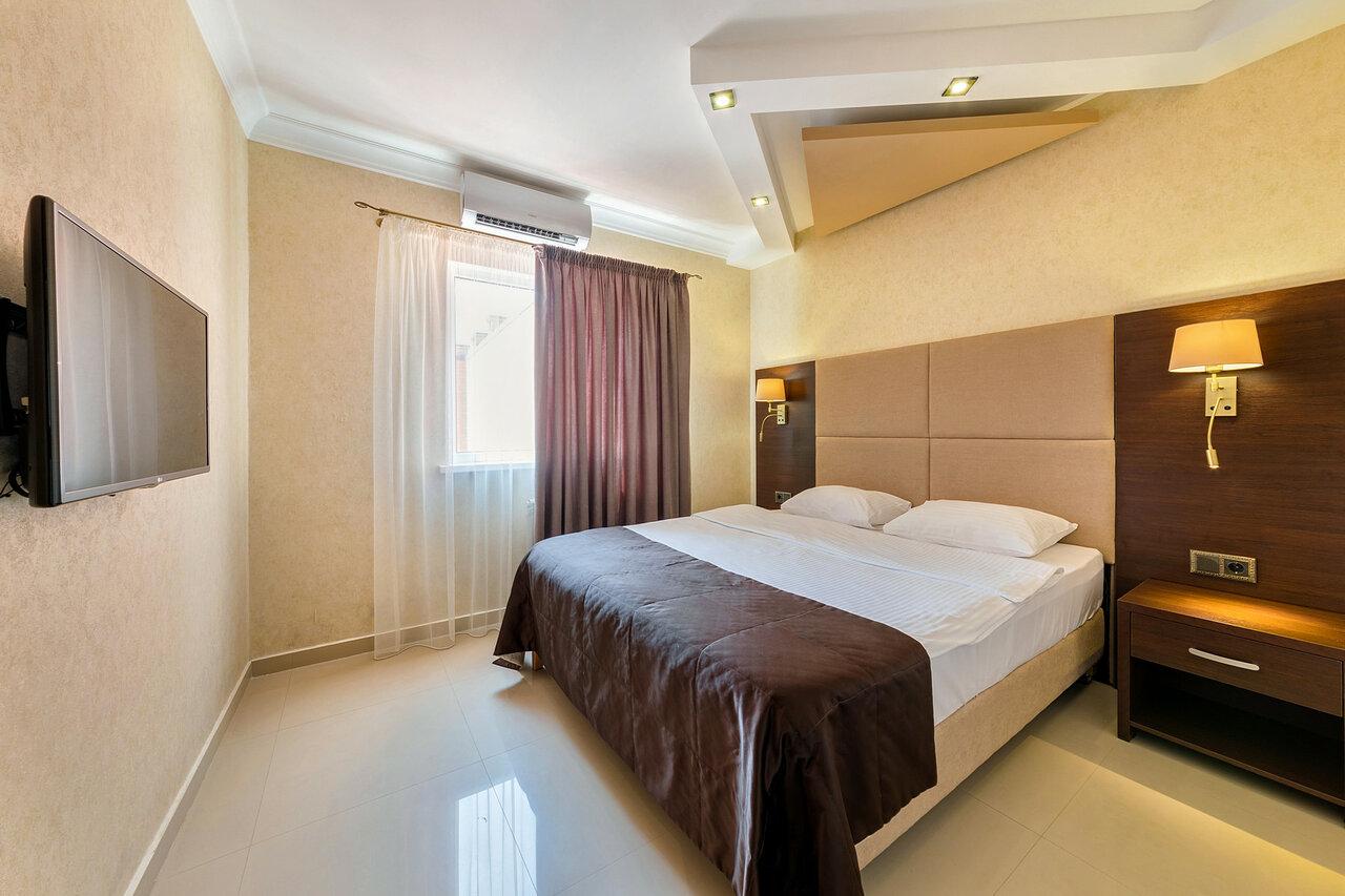 Фото Азария