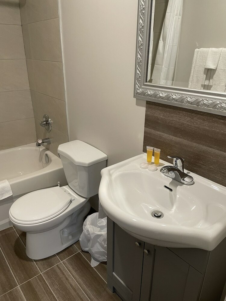 Фото Big Bird Inn Wawa, SureStay Collection by Best Western