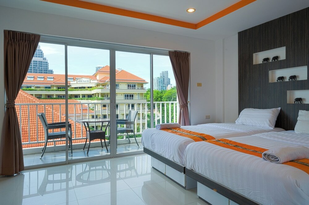 Фото отеля 2