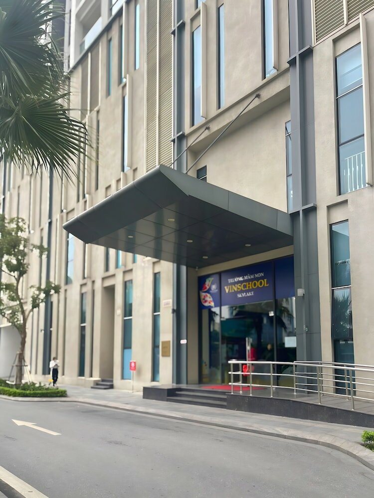 Фото Daisy Homestay - Vinhomes Sky Lake