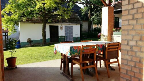 Гостиница Small Village, Small Guest House, Wine and Relax in Wineregion Neszmely