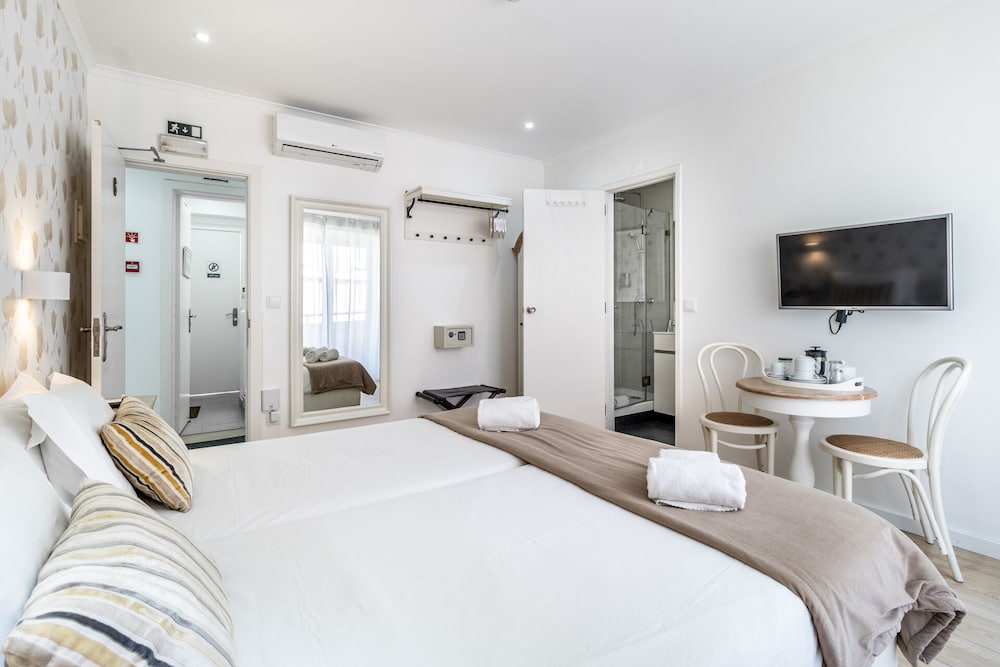 Фото Lisbon Terrace Suites for Large Groups