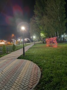Парковая зона Аллея прогулок (Lipetsk Region, Dobrovskiy munitsipalny okrug, selo Korenyovshchino, Parkovaya zona Alleya progulok) ، منتزه