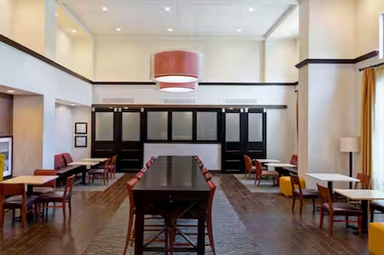 Фото Hampton Inn & Suites Rohnert Park Sonoma County