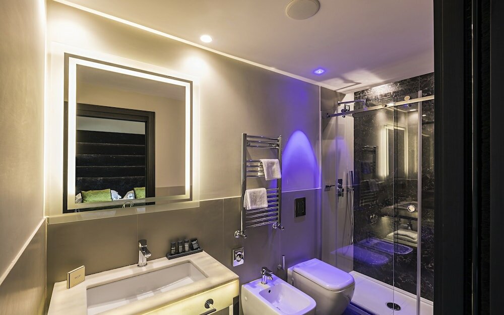 Фото The Glam Hotel