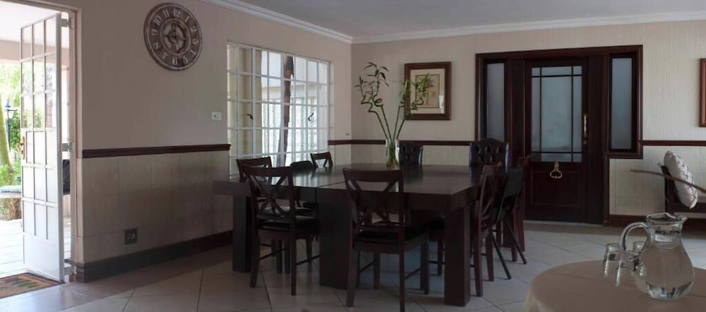 Фото Summerview Guest Lodge