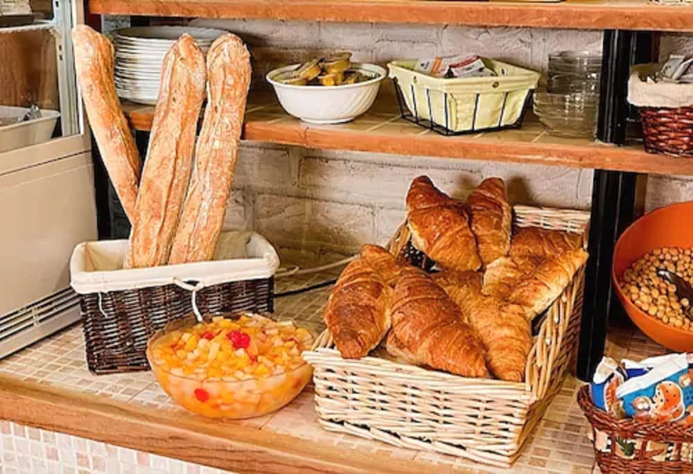 Фото Paris Legendre