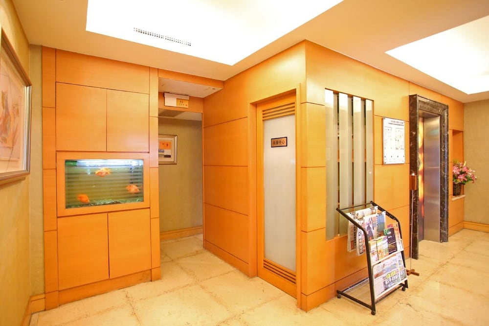 Фото Elegance Hotel Taipei