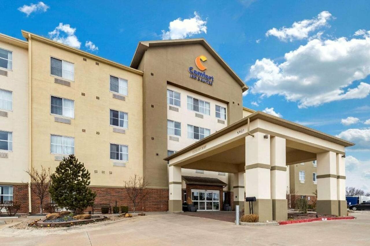 Фото Comfort Inn & Suites Oklahoma City West - I-40