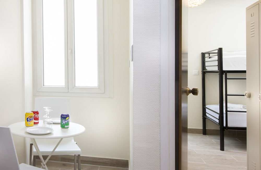 Фото Enjoy Hostel