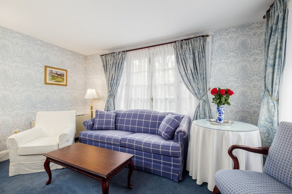 Фото Simsbury 1820 House