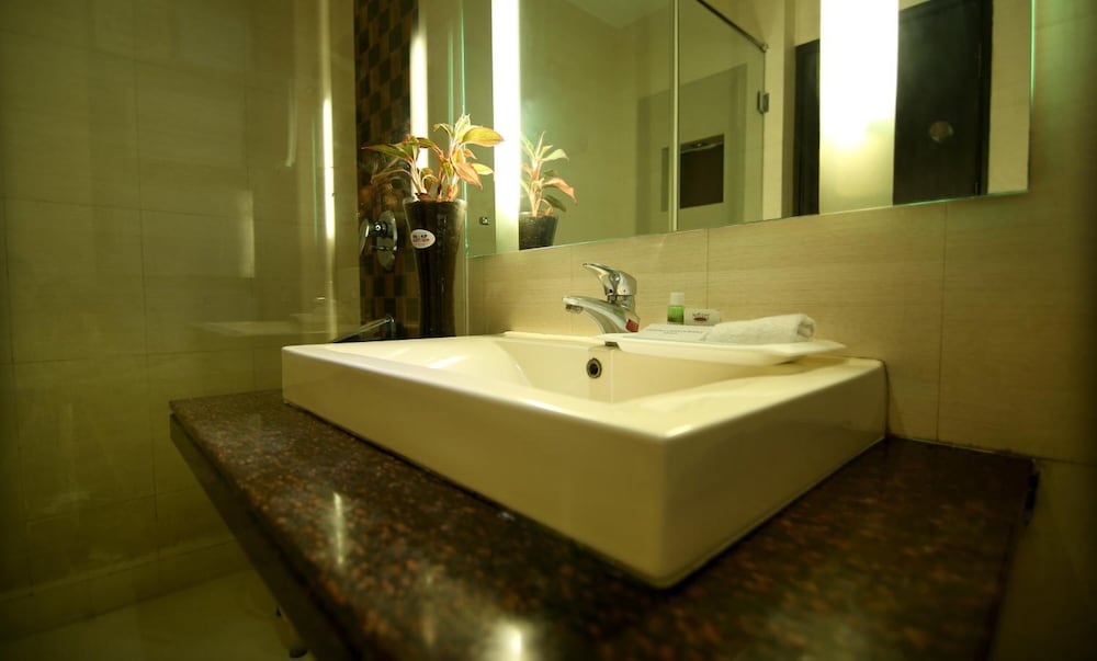 Фото The Prime Balaji Deluxe at New Delhi Railway Station