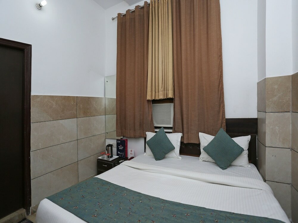 Фото Oyo 9367 Hotel Taj Galaxy