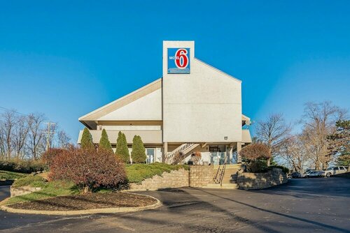 Гостиница Days Inn by Wyndham Cincinnati I-71