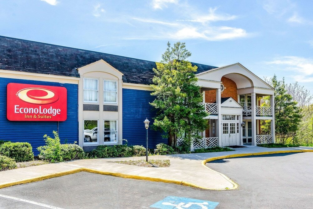 Фото Econo Lodge Inn & Suites Radford-Blacksburg Area