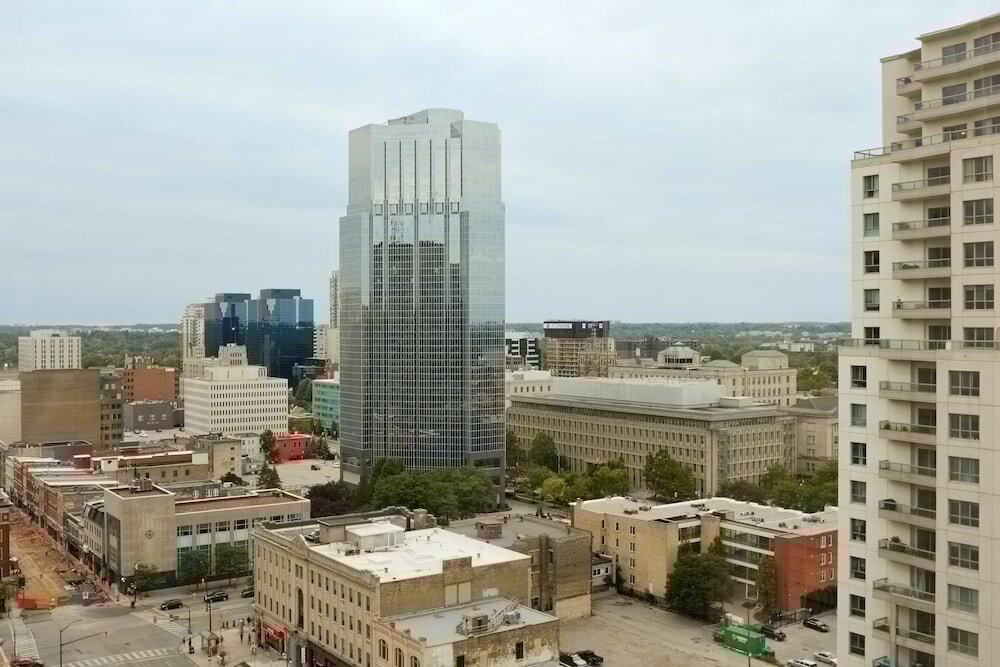 Фото Delta Hotels by Marriott London Armouries