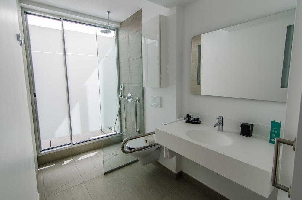 Фото Отель Baobab Suites