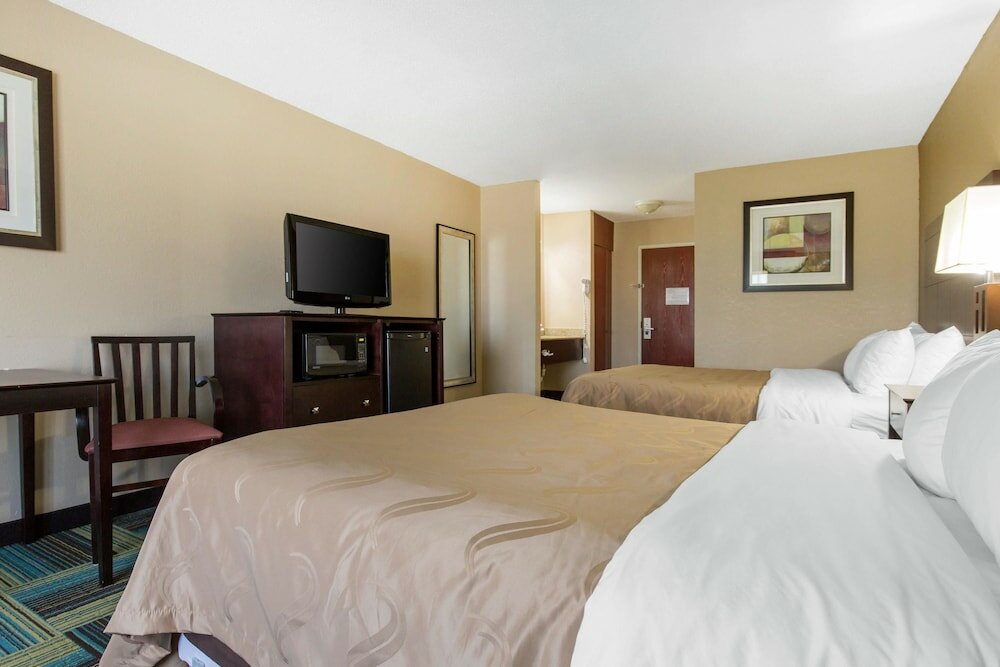 Фото Quality Inn & Suites Arnold - St Louis